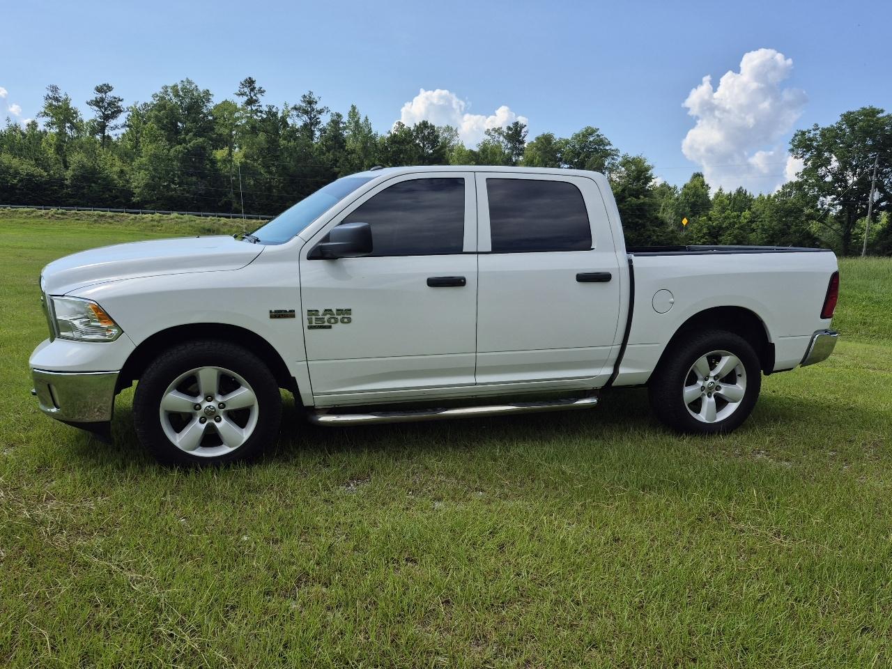 RAM 1500 Classic Tradesman Crew Cab SWB 4WD 2022