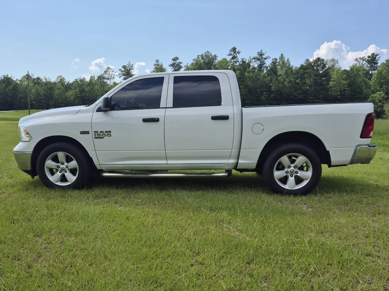 RAM 1500 Classic Tradesman Crew Cab SWB 4WD 2022