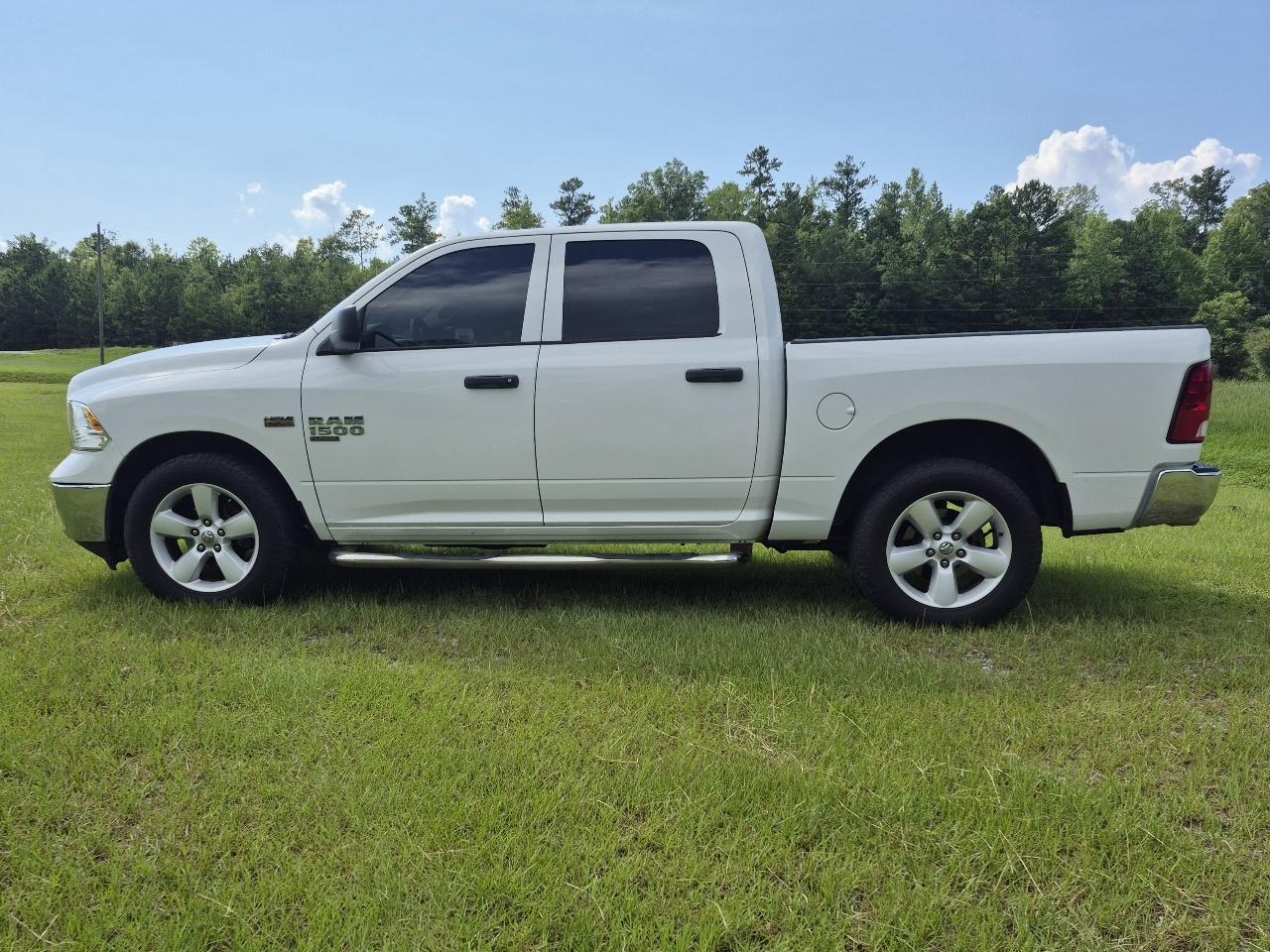 RAM 1500 Classic Tradesman Crew Cab SWB 4WD 2022