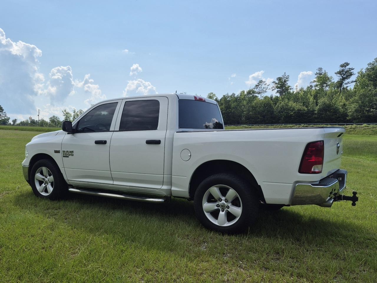 RAM 1500 Classic Tradesman Crew Cab SWB 4WD 2022