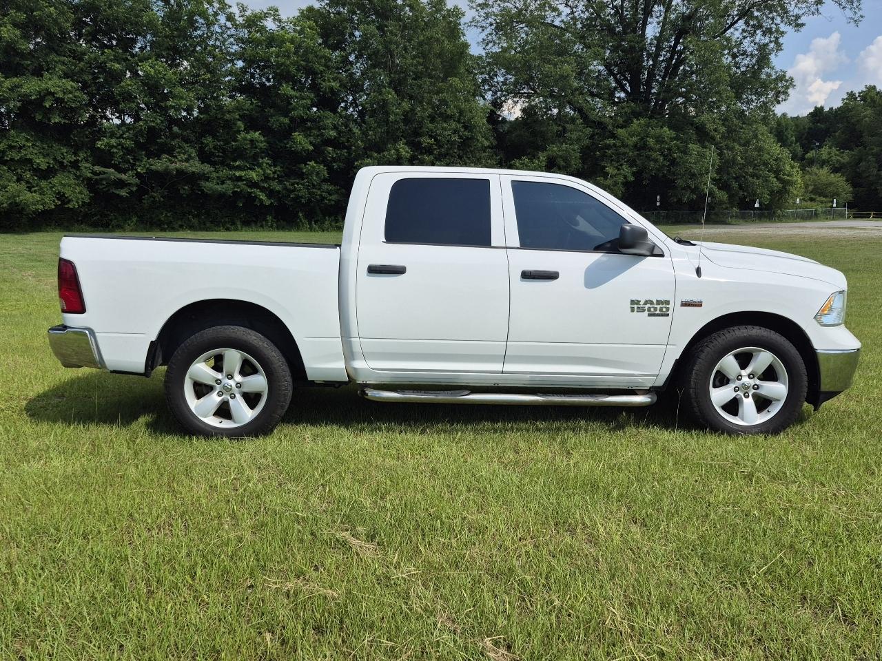 RAM 1500 Classic Tradesman Crew Cab SWB 4WD 2022