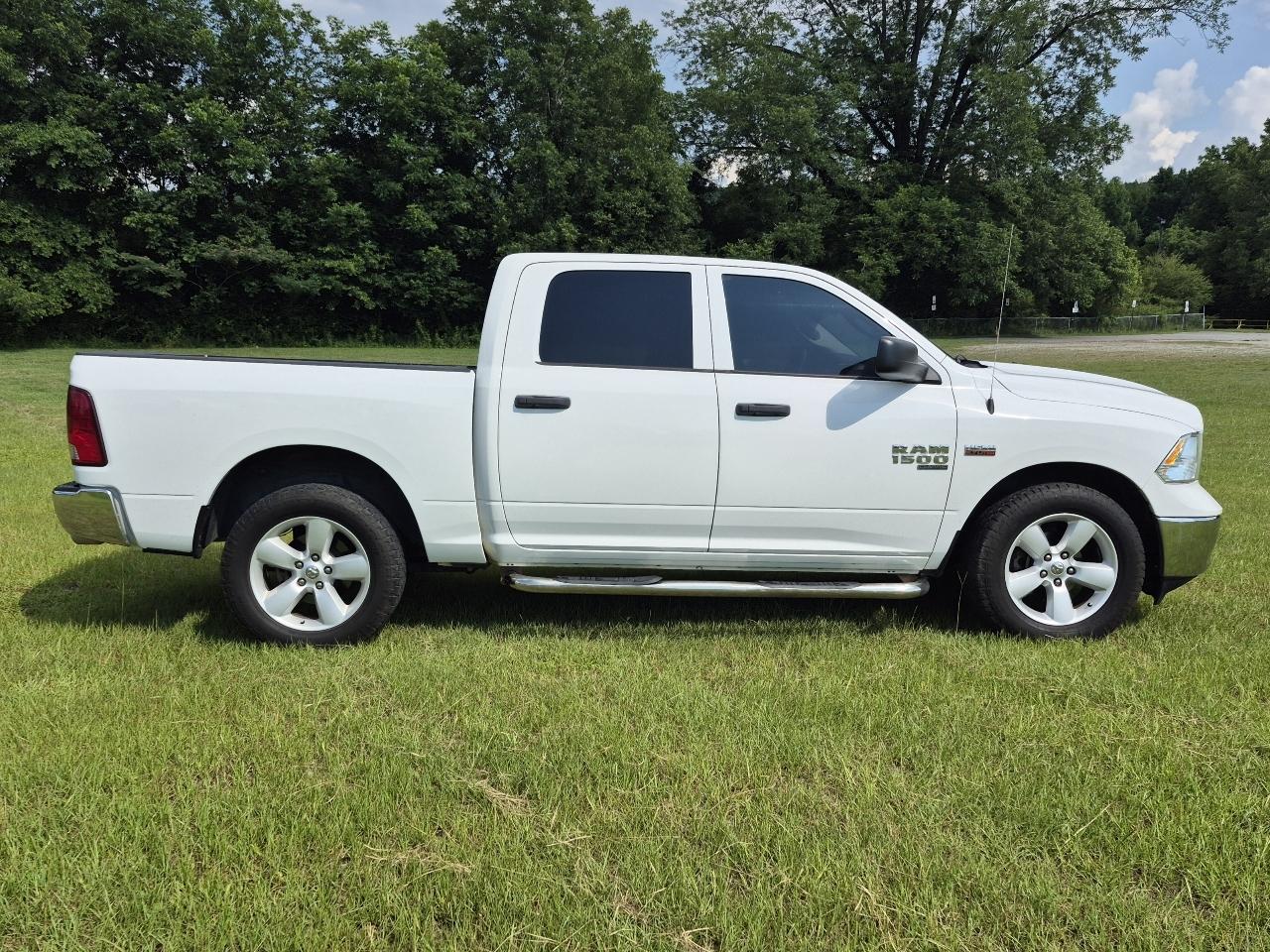 RAM 1500 Classic Tradesman Crew Cab SWB 4WD 2022