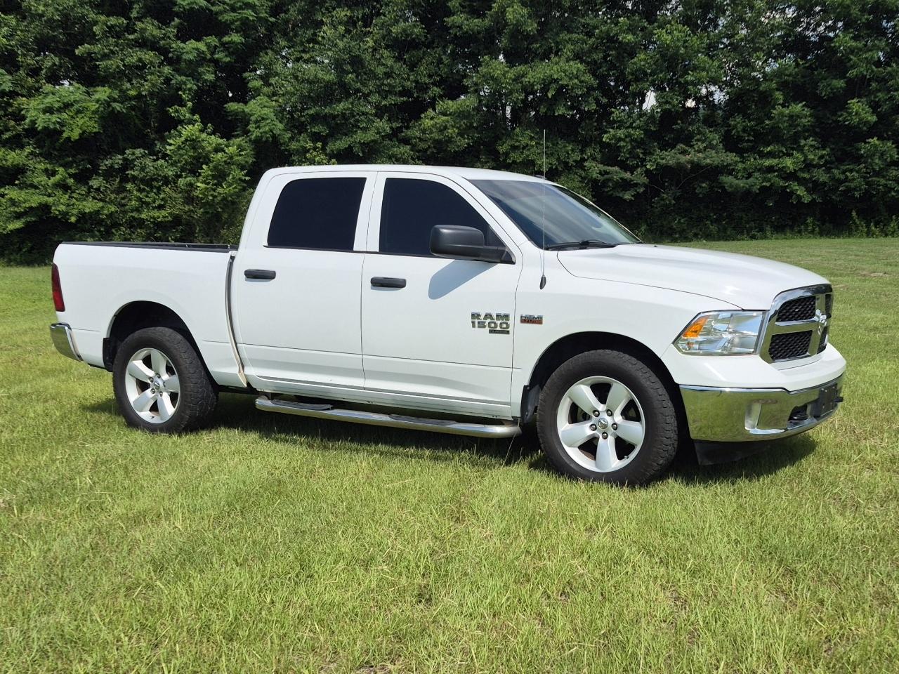 RAM 1500 Classic Tradesman Crew Cab SWB 4WD 2022