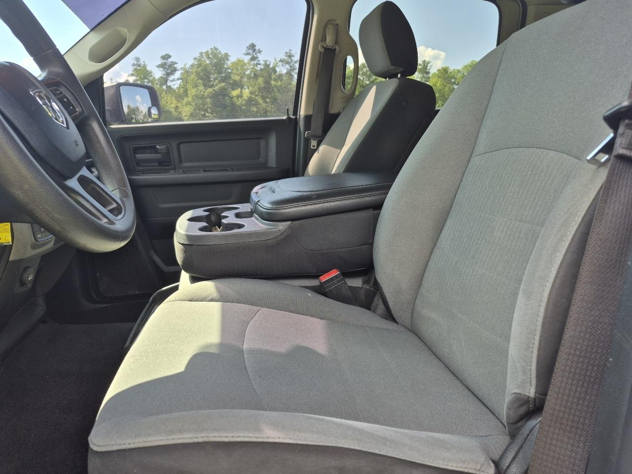 RAM 1500 Classic Tradesman Crew Cab SWB 4WD 2022