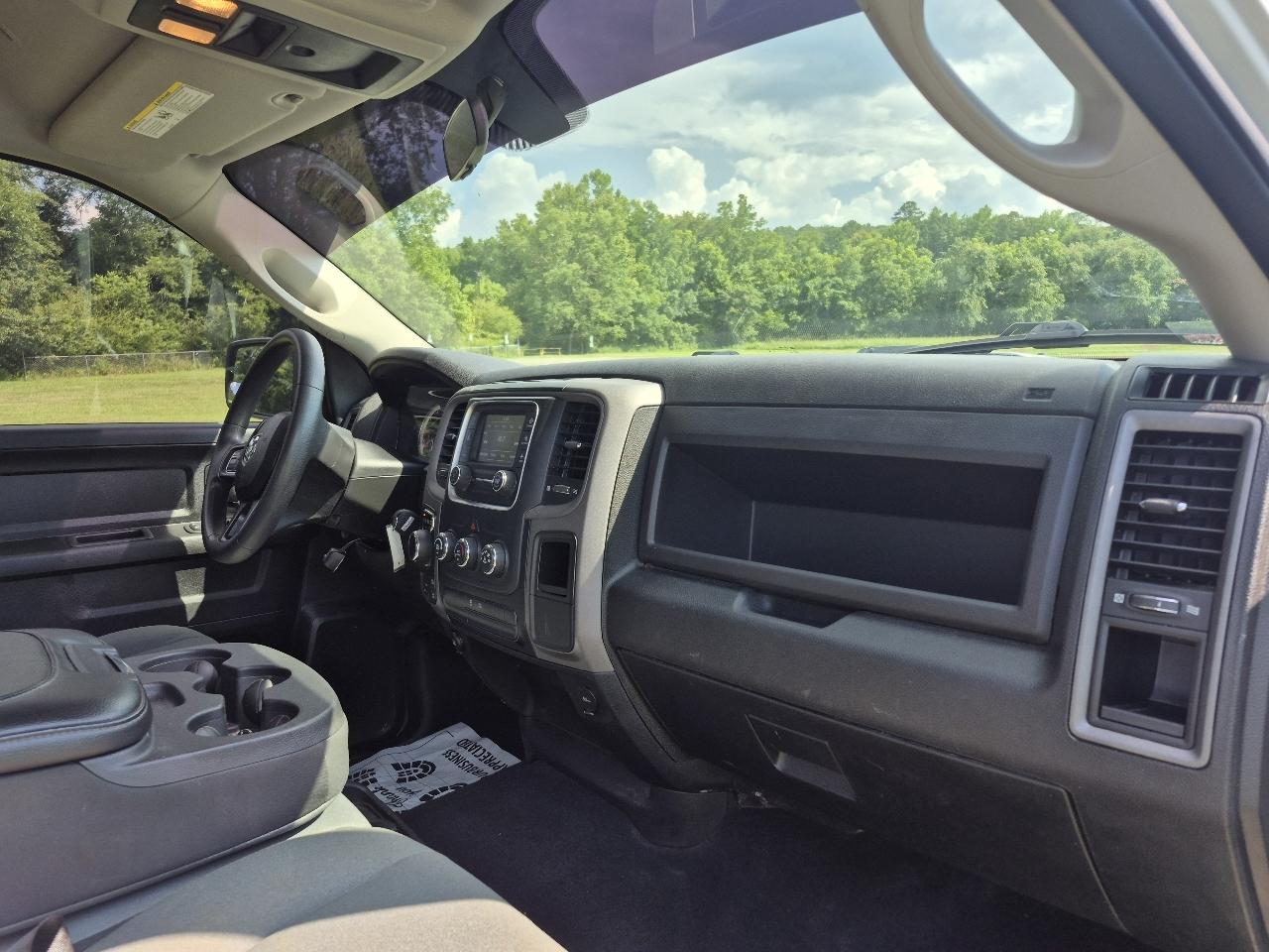 RAM 1500 Classic Tradesman Crew Cab SWB 4WD 2022