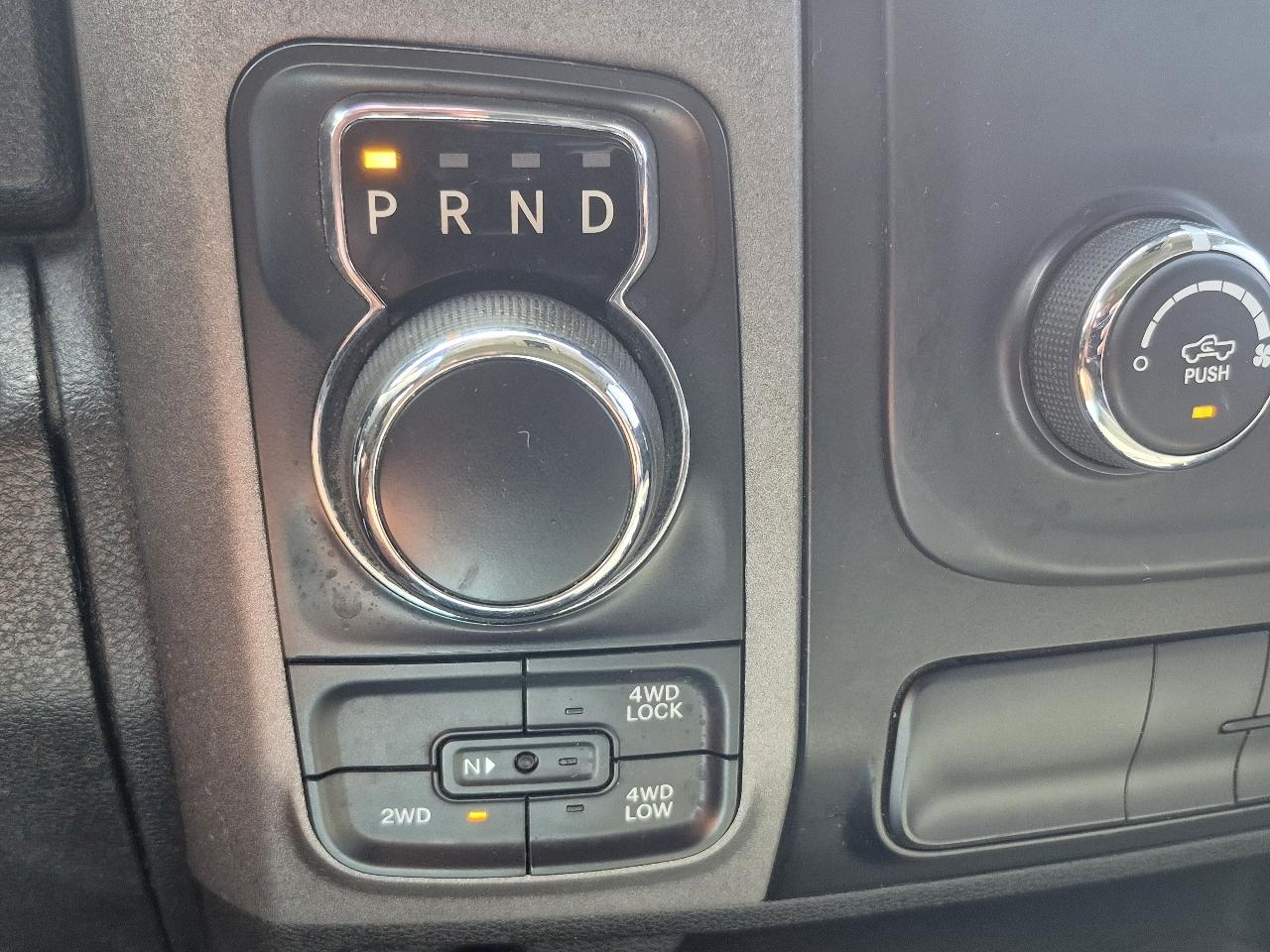 RAM 1500 Classic Tradesman Crew Cab SWB 4WD 2022