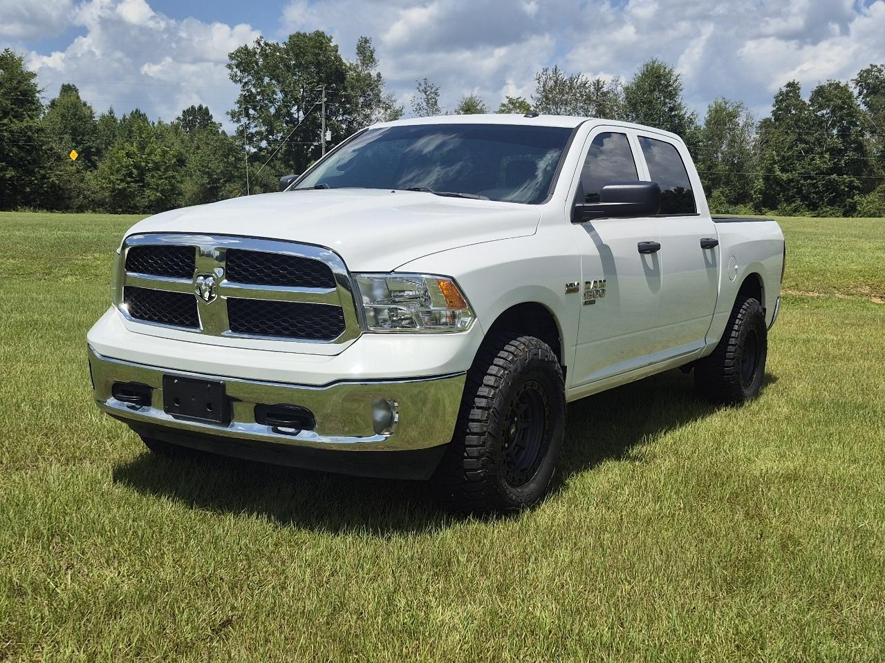 RAM 1500 Classic Tradesman Crew Cab SWB 4WD 2022