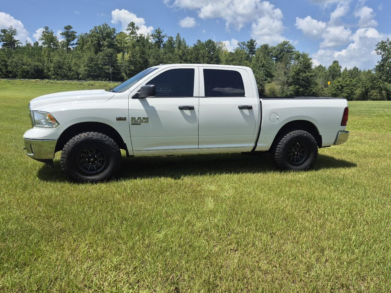 RAM 1500 Classic Tradesman Crew Cab SWB 4WD 2022