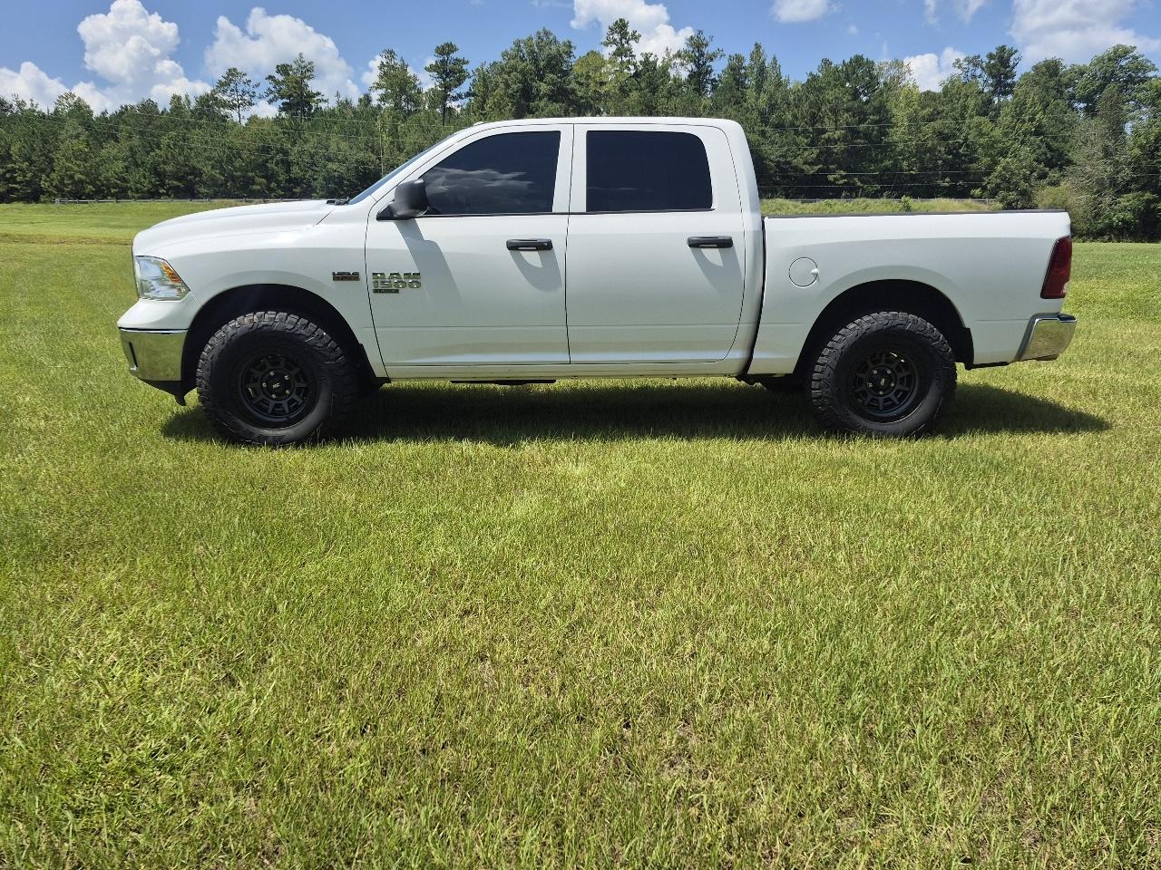 RAM 1500 Classic Tradesman Crew Cab SWB 4WD 2022