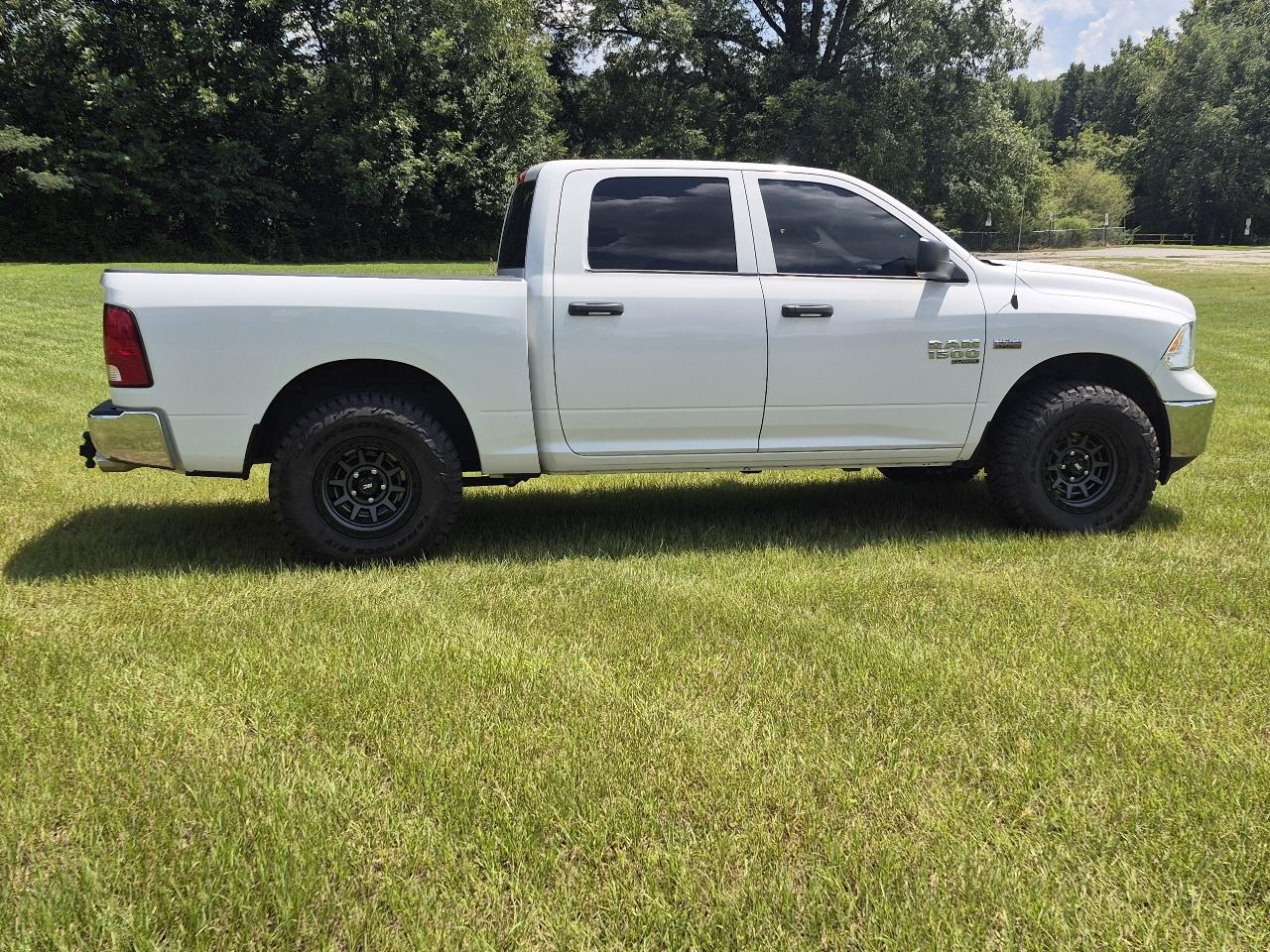 RAM 1500 Classic Tradesman Crew Cab SWB 4WD 2022