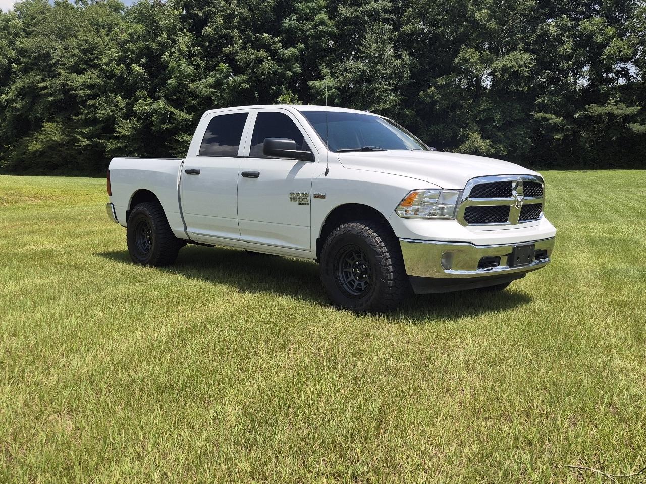 RAM 1500 Classic Tradesman Crew Cab SWB 4WD 2022