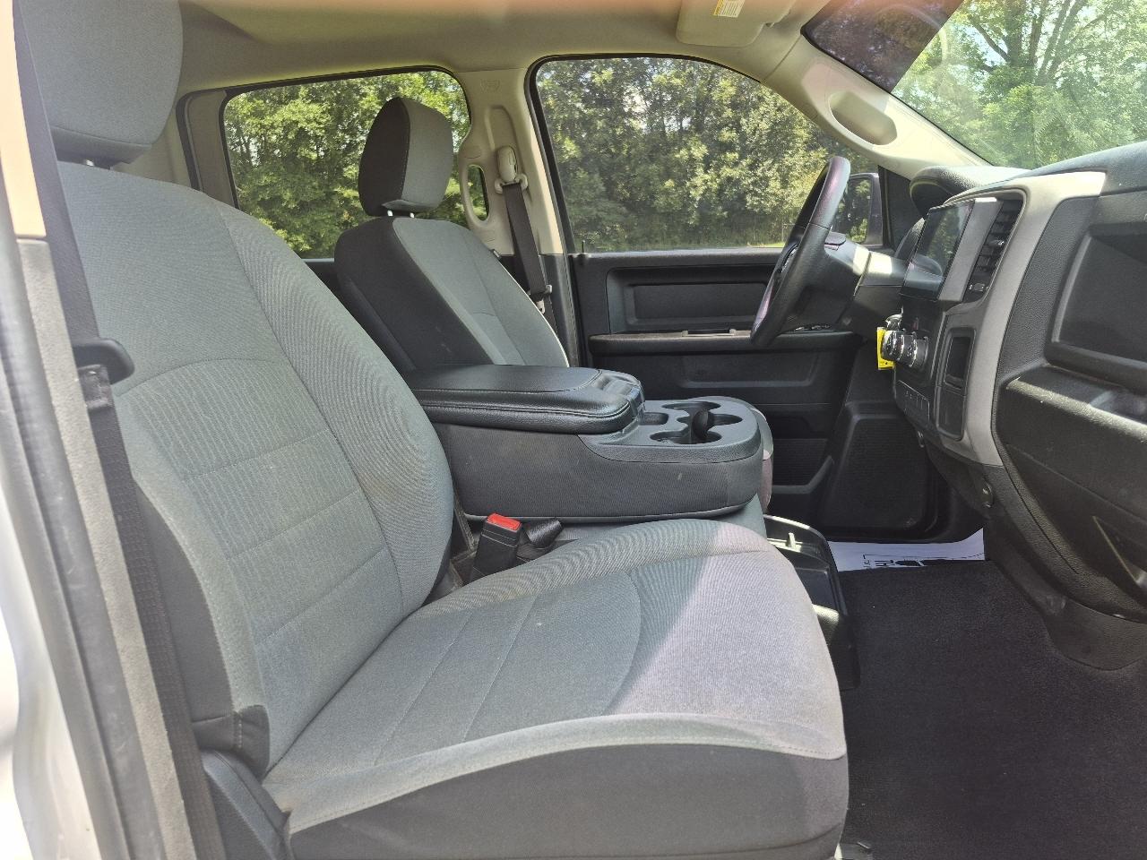 RAM 1500 Classic Tradesman Crew Cab SWB 4WD 2022