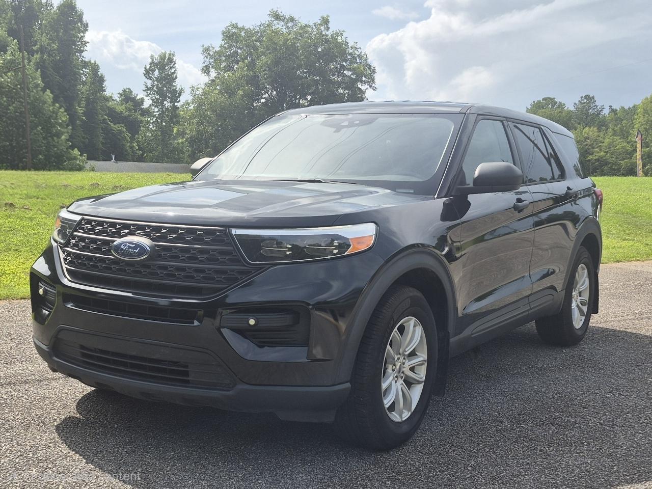 Ford Explorer Base AWD 2021