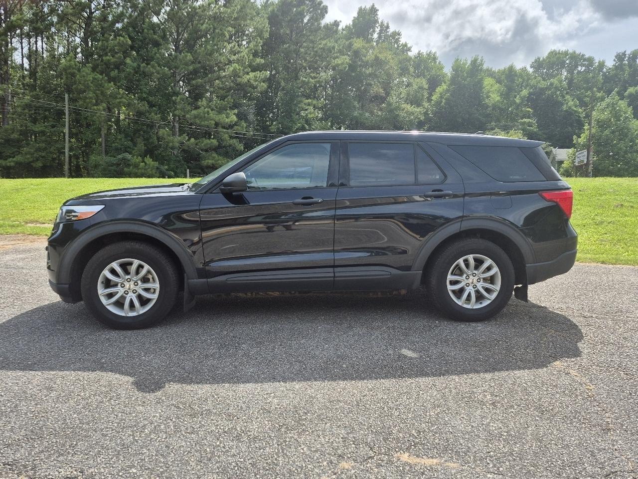 Ford Explorer Base AWD 2021