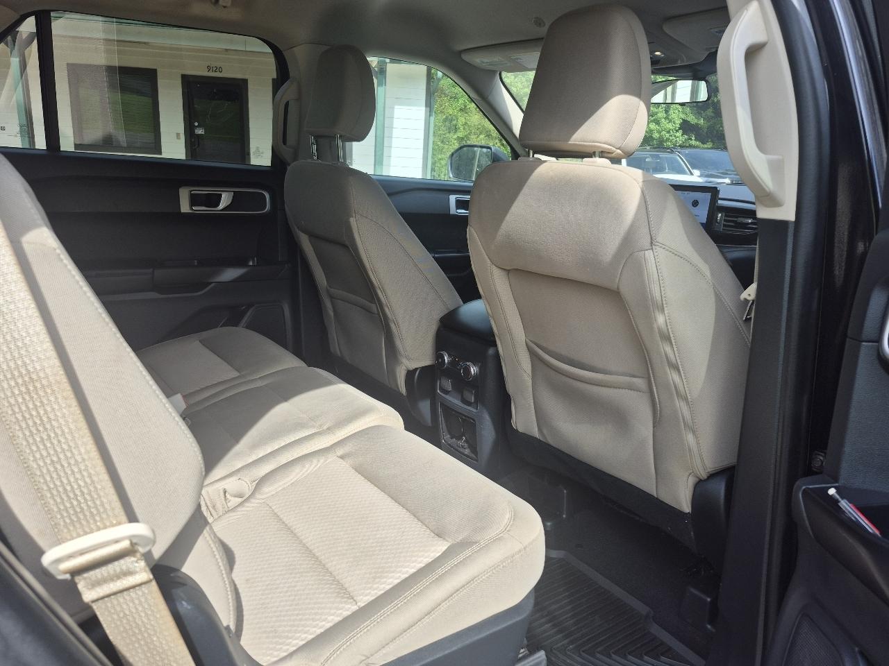 Ford Explorer Base AWD 2021