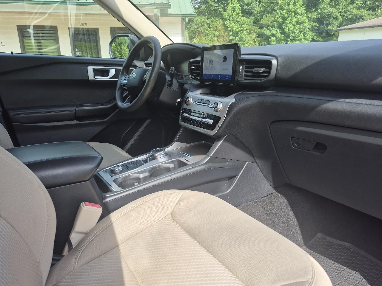 Ford Explorer Base AWD 2021