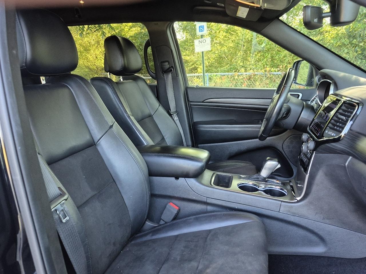 Jeep Grand Cherokee Laredo 2WD 2019