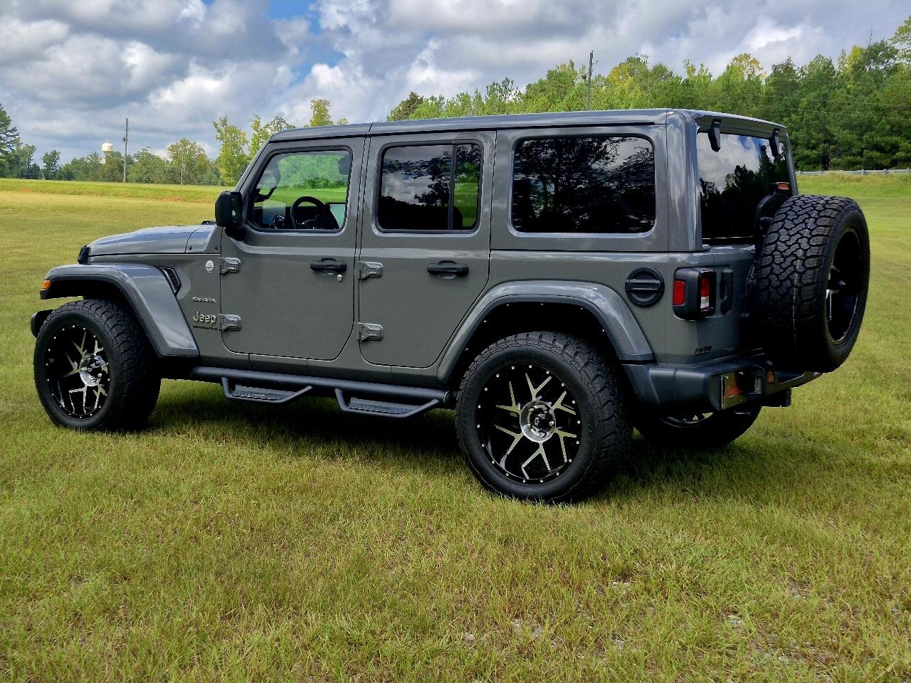Jeep Wrangler Unlimited Sahara 4D SUV 4WD 2023
