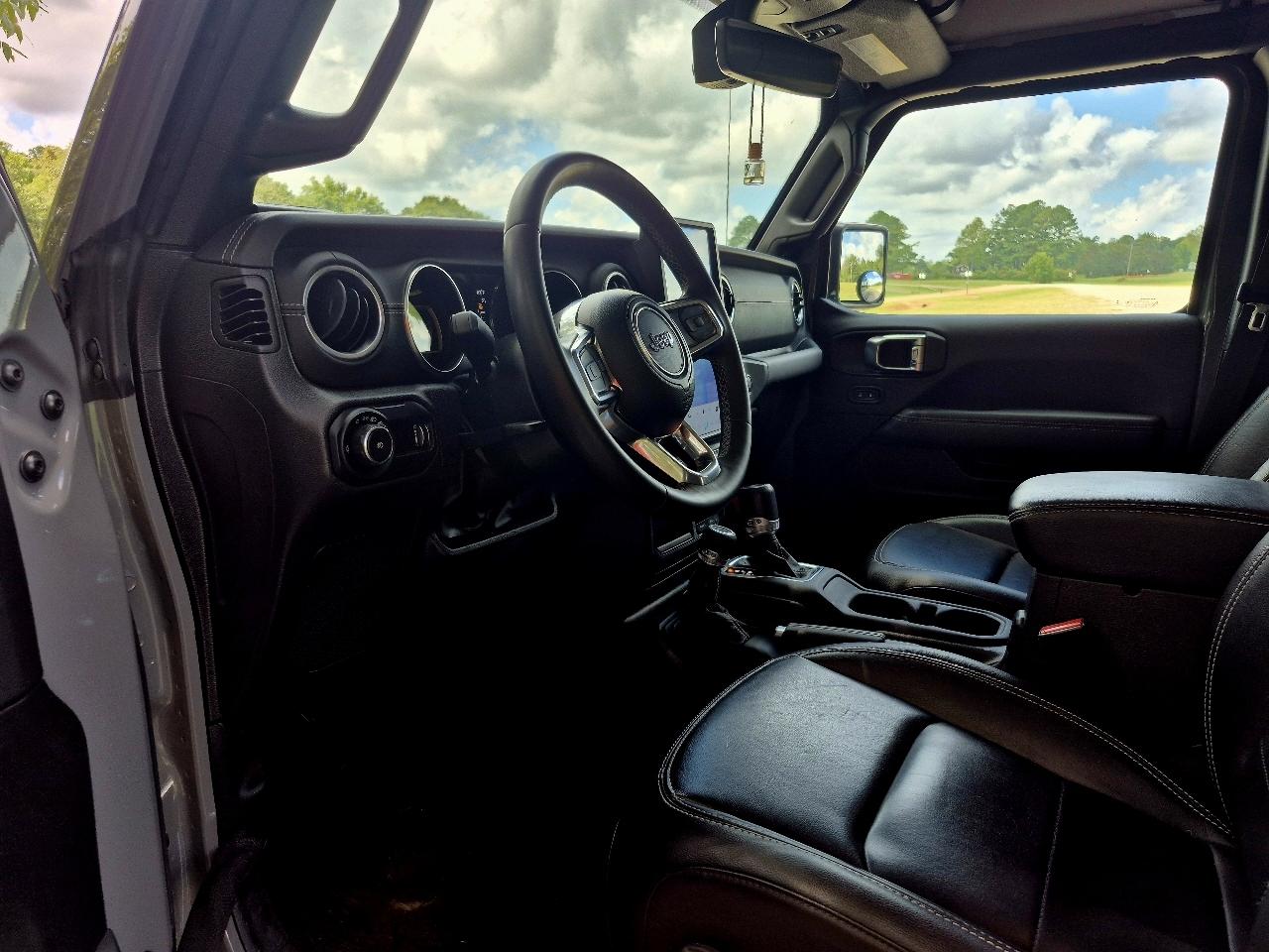 Jeep Wrangler Unlimited Sahara 4D SUV 4WD 2023