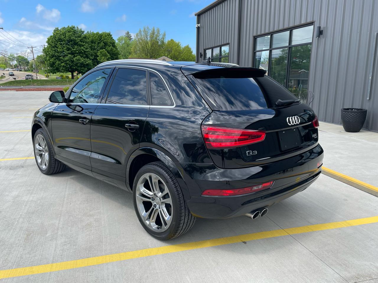 Audi Q3 2.0T quattro Premium Plus 2015