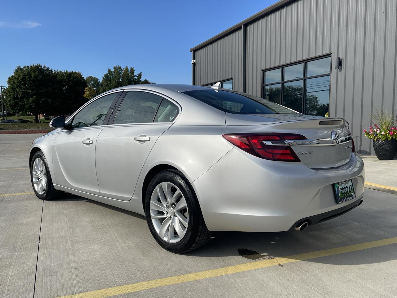 Buick Regal photo 3