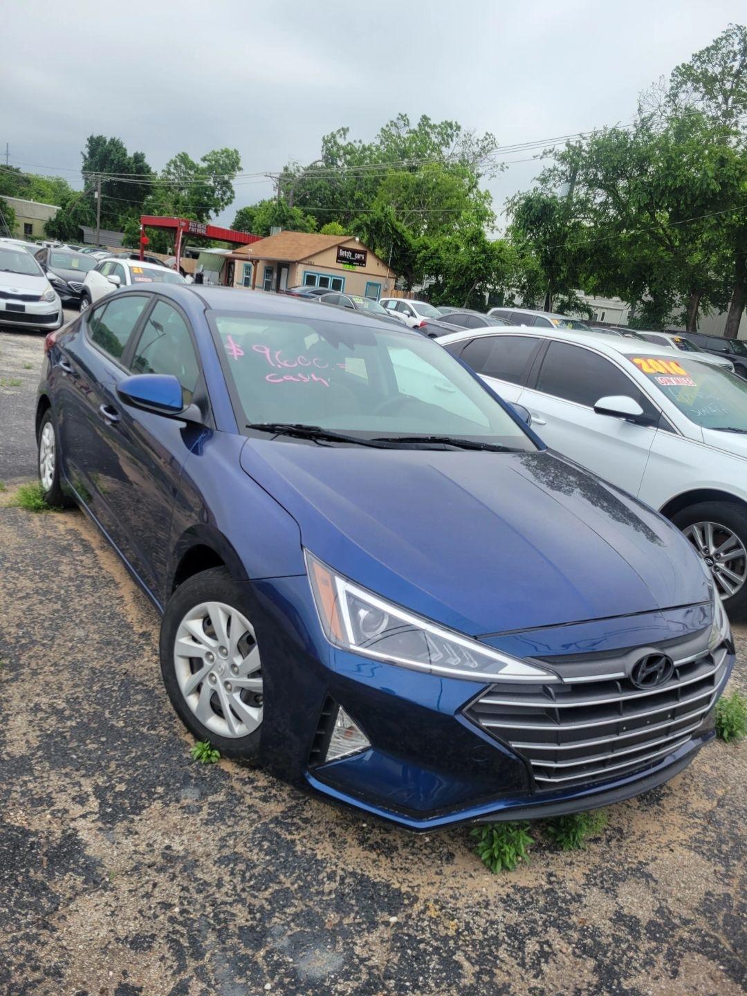 Hyundai Elantra  2020