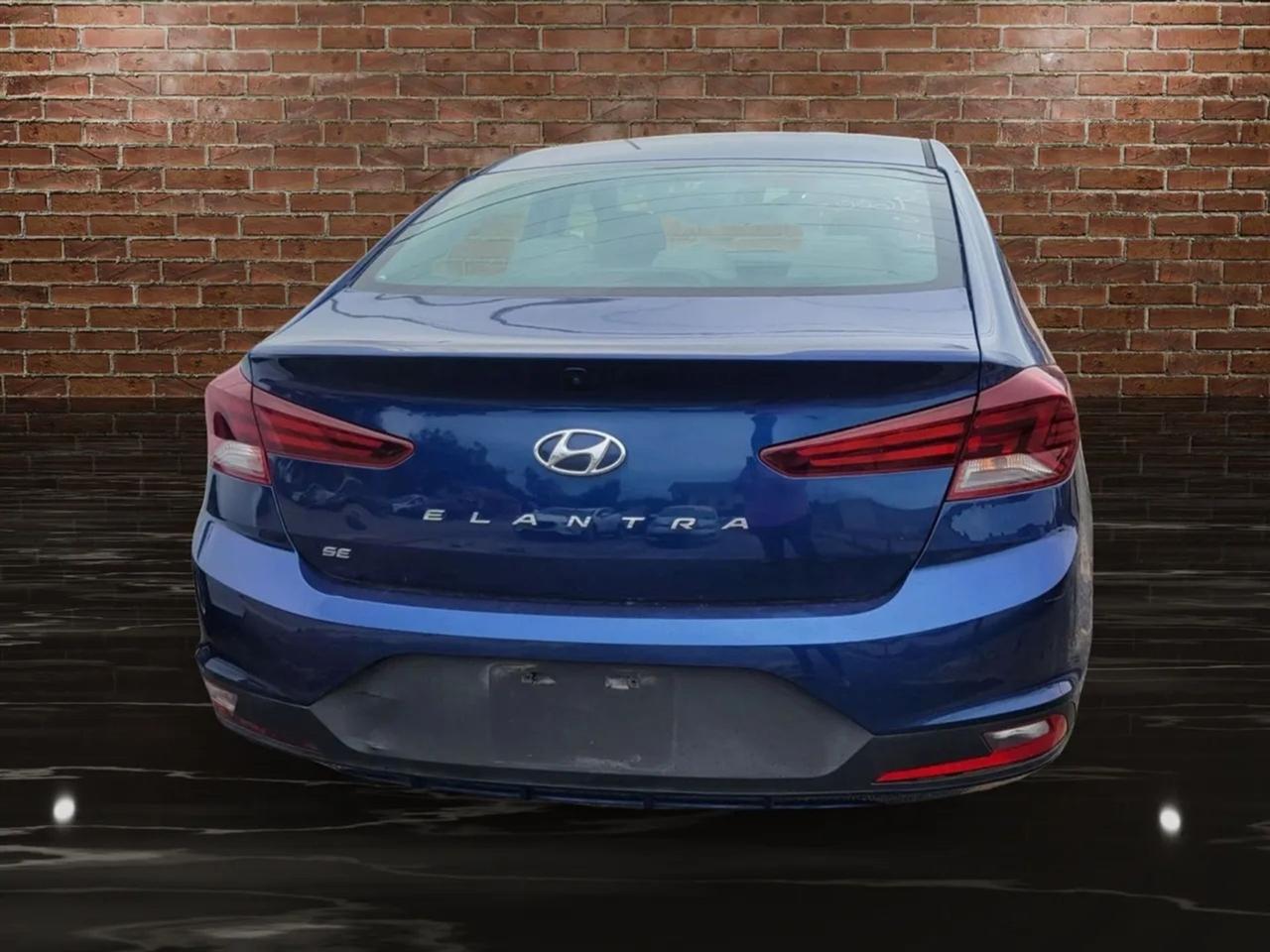 Hyundai Elantra  2020