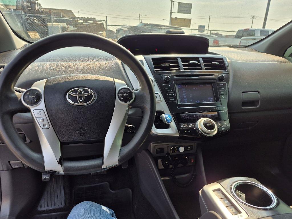 Toyota Prius V  2012