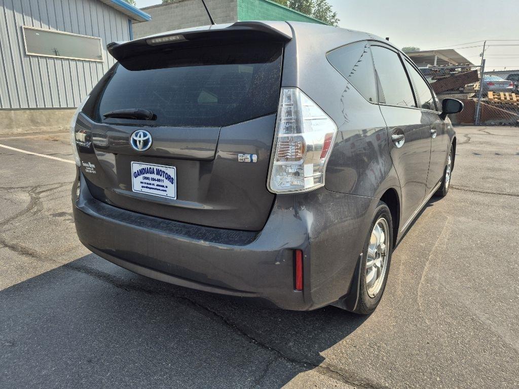Toyota Prius V  2012