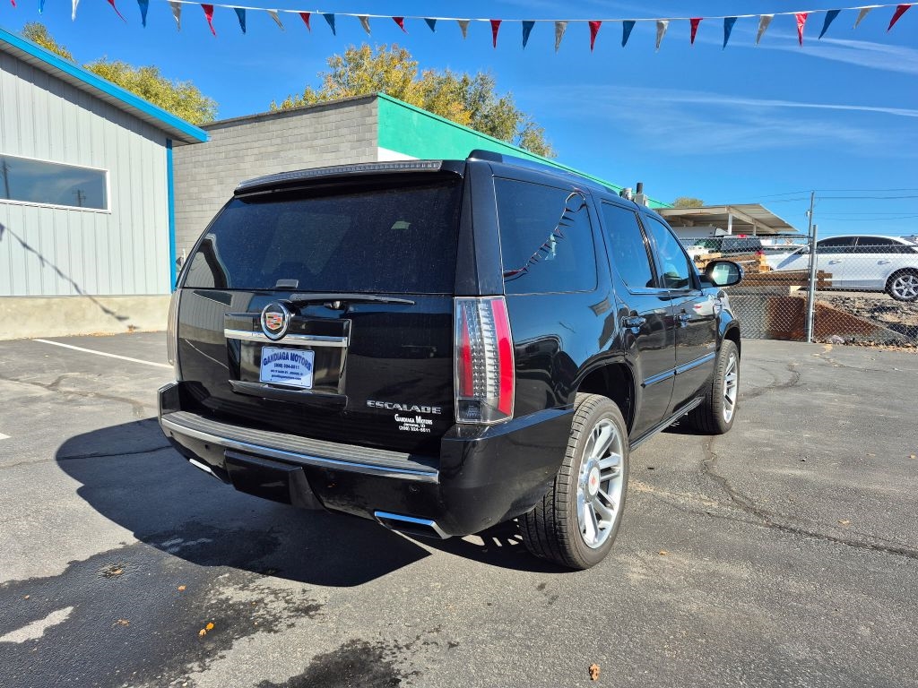 Cadillac Escalade  2013