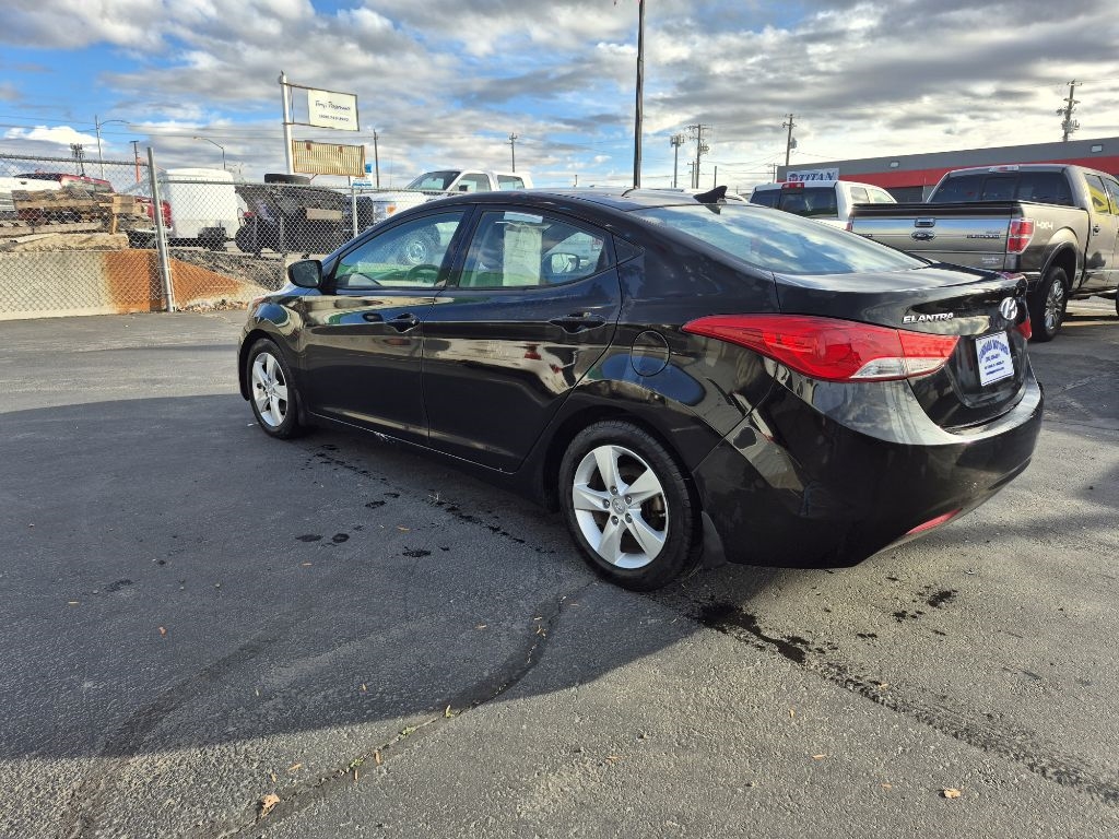 2013 Hyundai Elantra GLS's photo