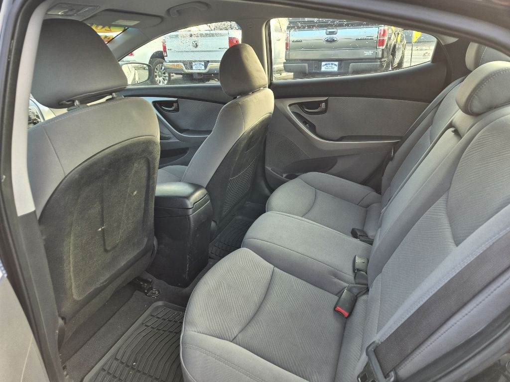 Hyundai Elantra  2013