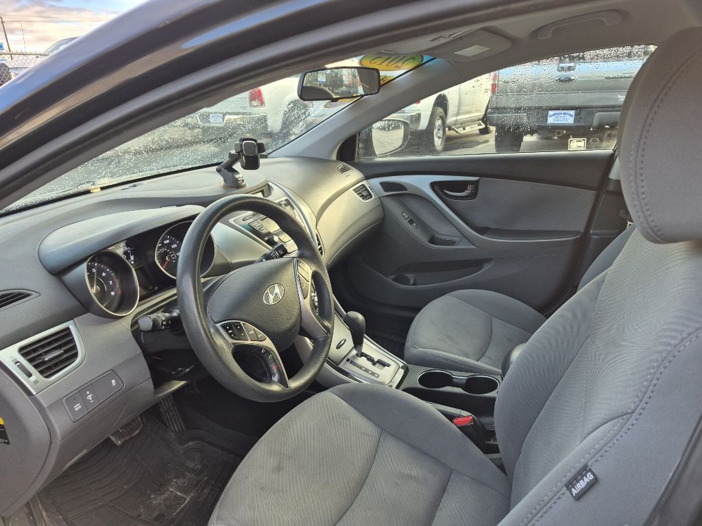 Hyundai Elantra  2013