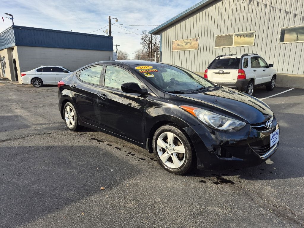 Hyundai Elantra  2013
