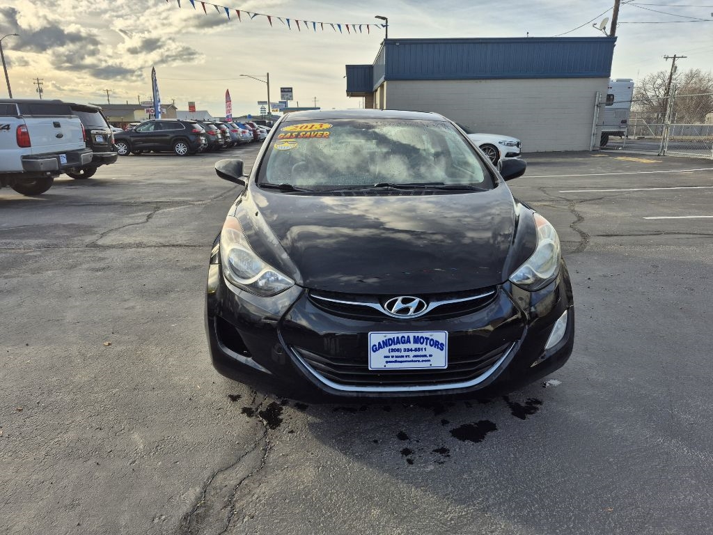 Hyundai Elantra  2013