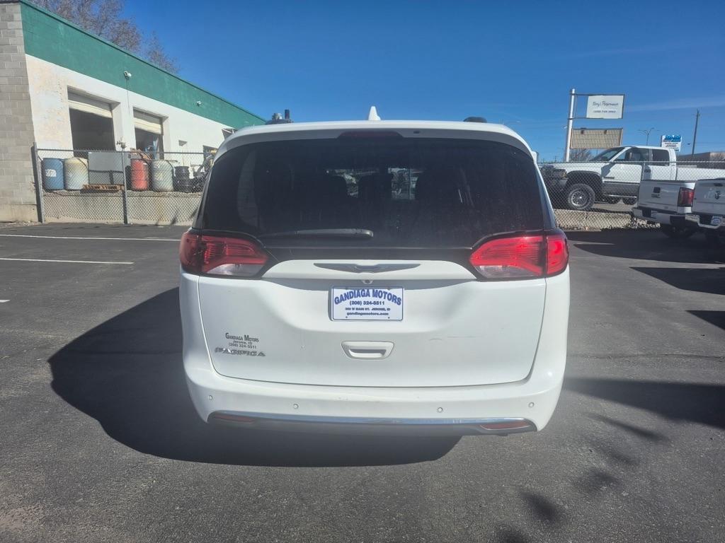 Chrysler Pacifica  2019
