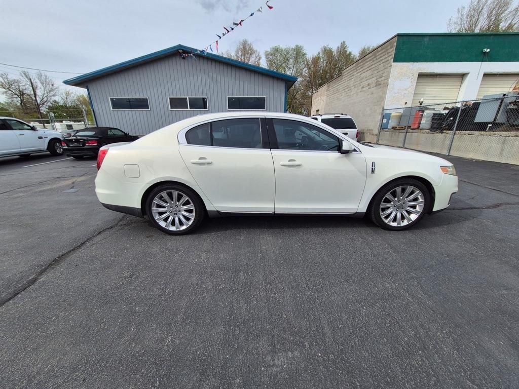 Lincoln MKS  2012