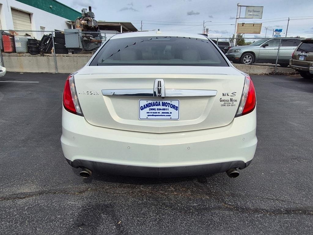 Lincoln MKS  2012