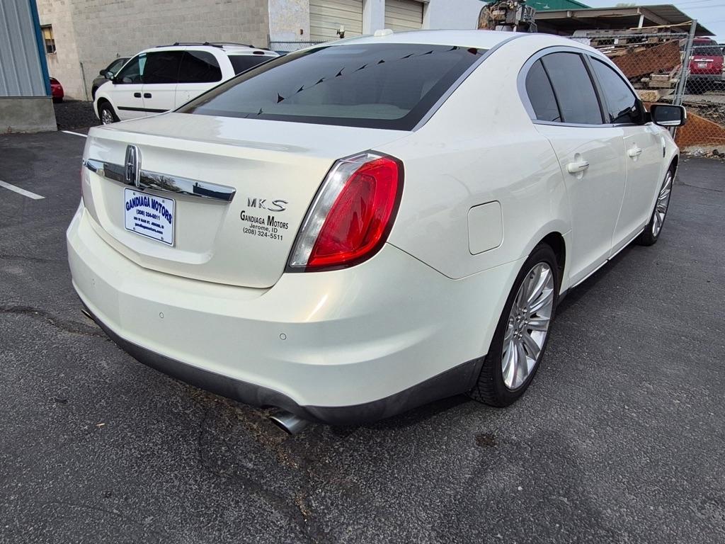 Lincoln MKS  2012