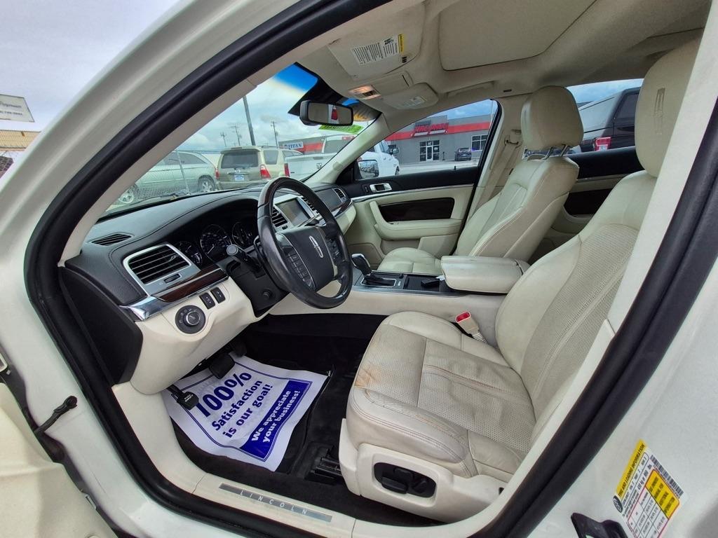 Lincoln MKS  2012