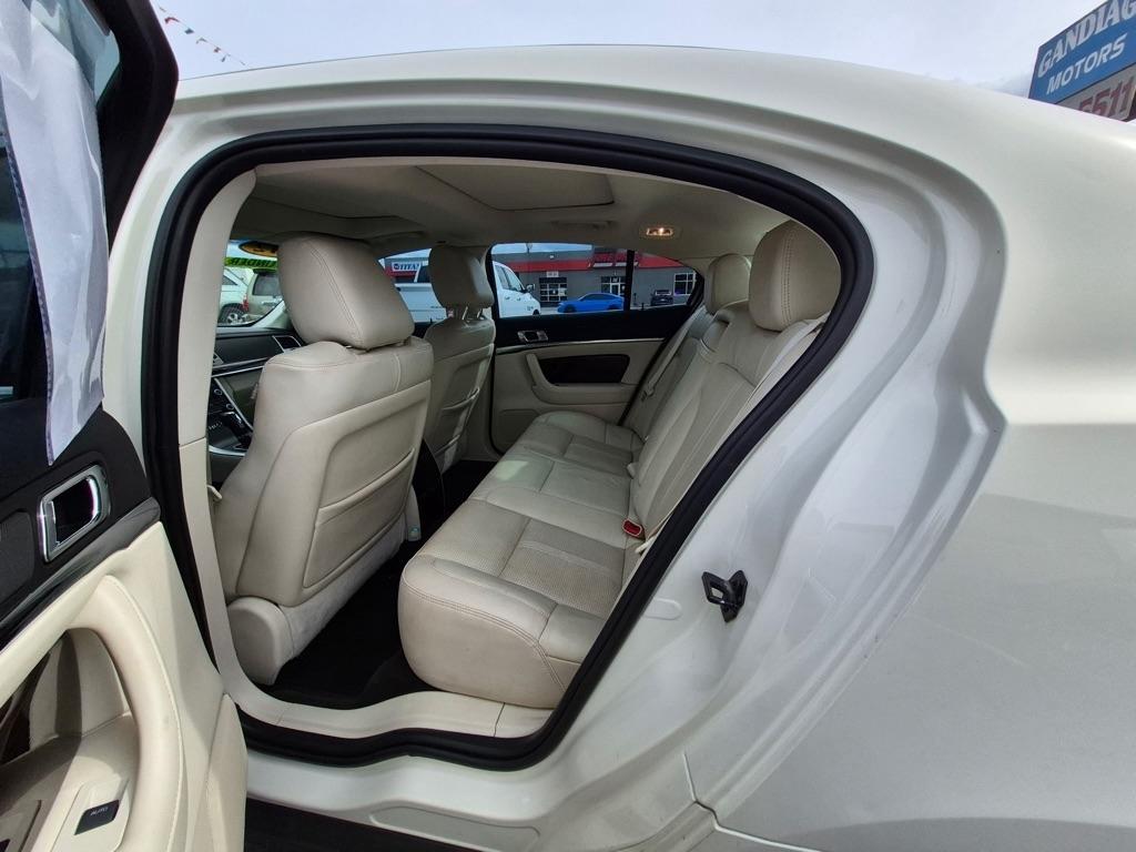 Lincoln MKS  2012