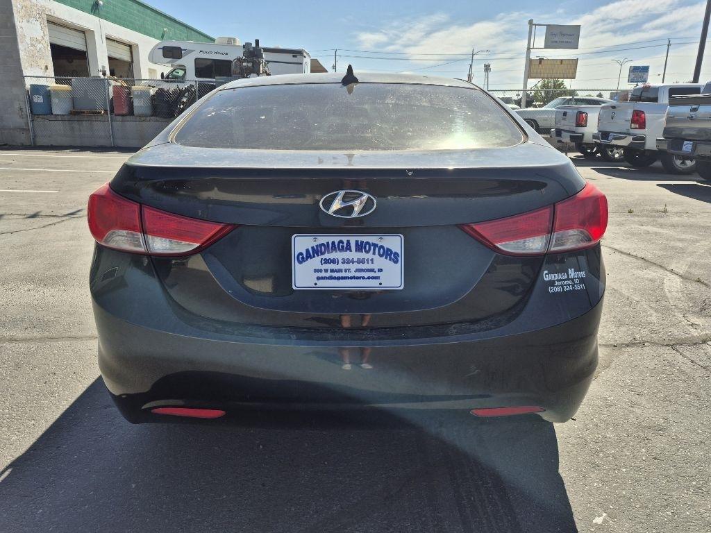 Hyundai Elantra  2012