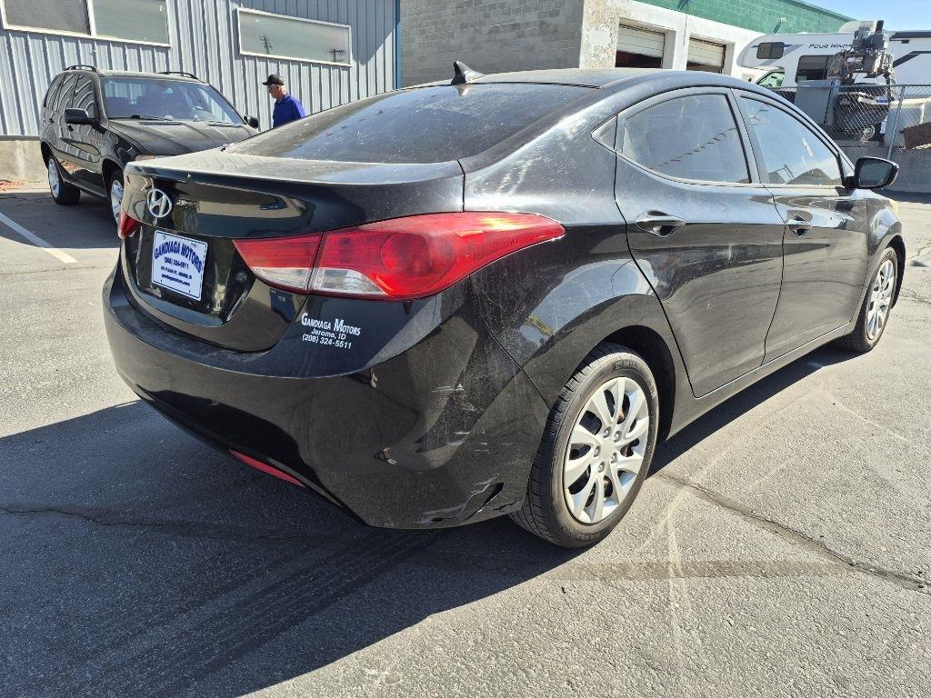 Hyundai Elantra  2012