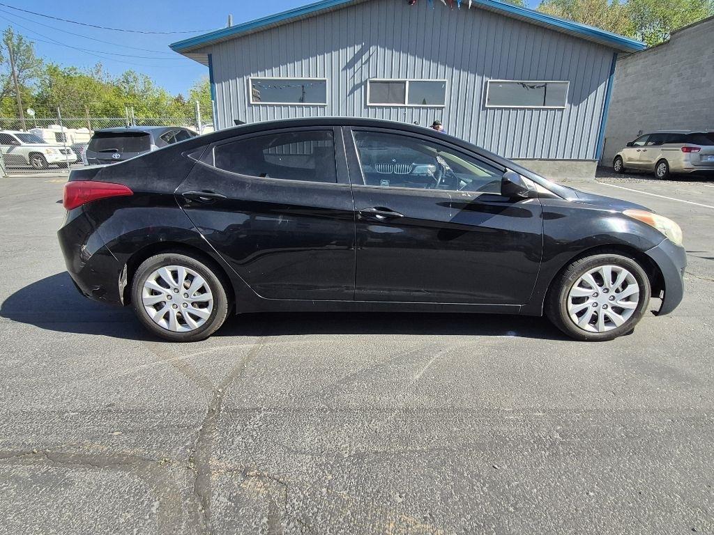 Hyundai Elantra  2012