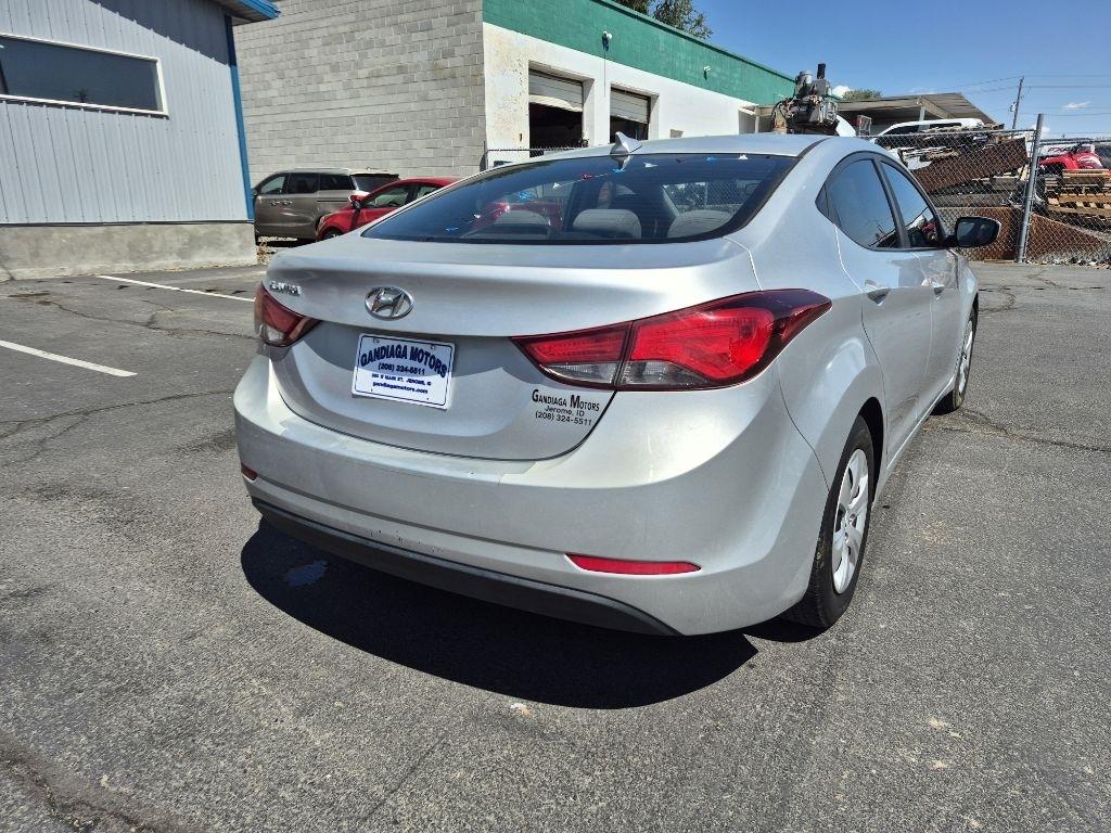Hyundai Elantra  2016