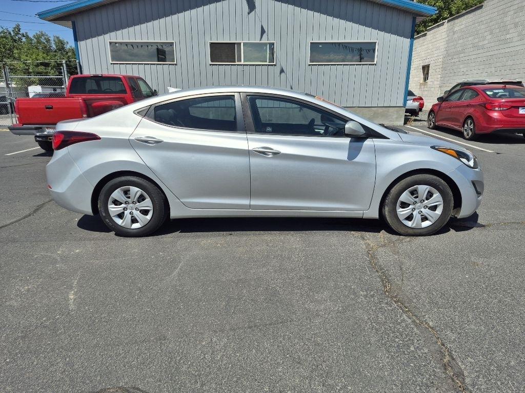 Hyundai Elantra  2016