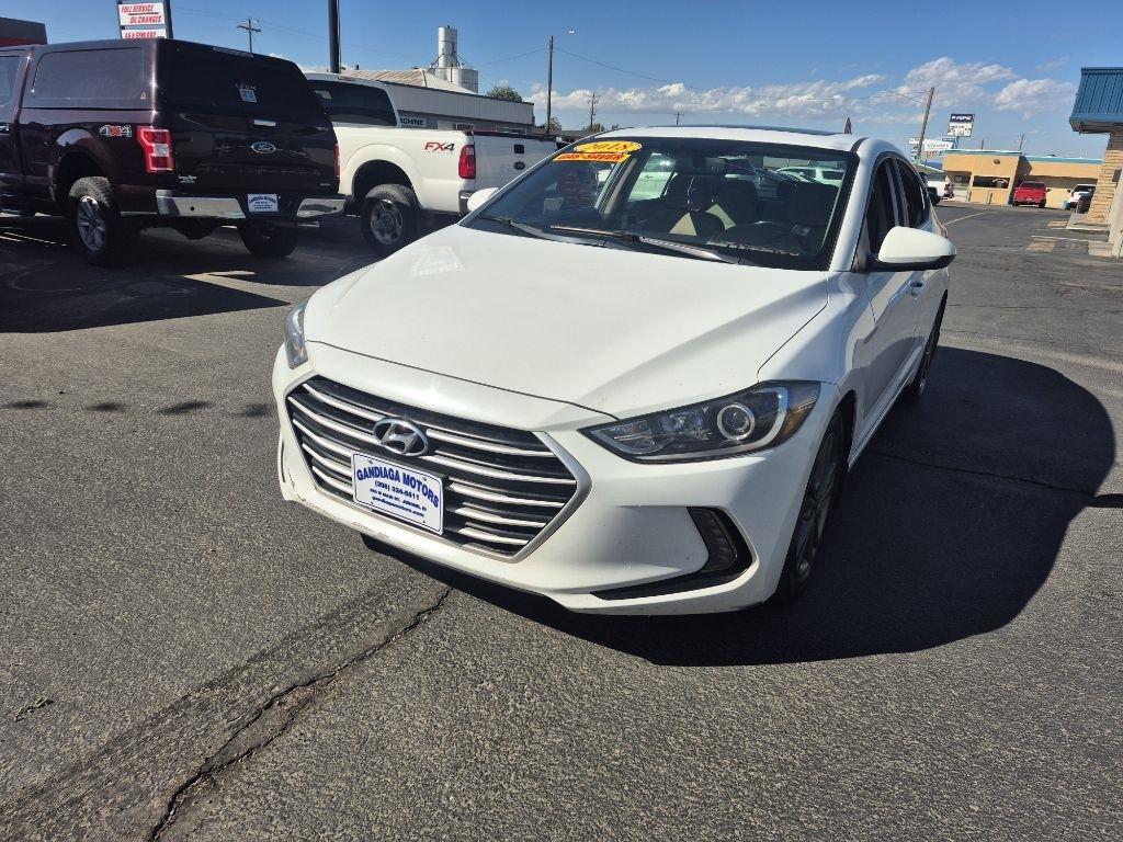 Hyundai Elantra photo 5