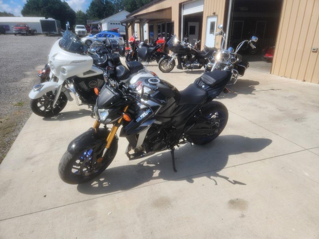 Suzuki GSX-S750  2023