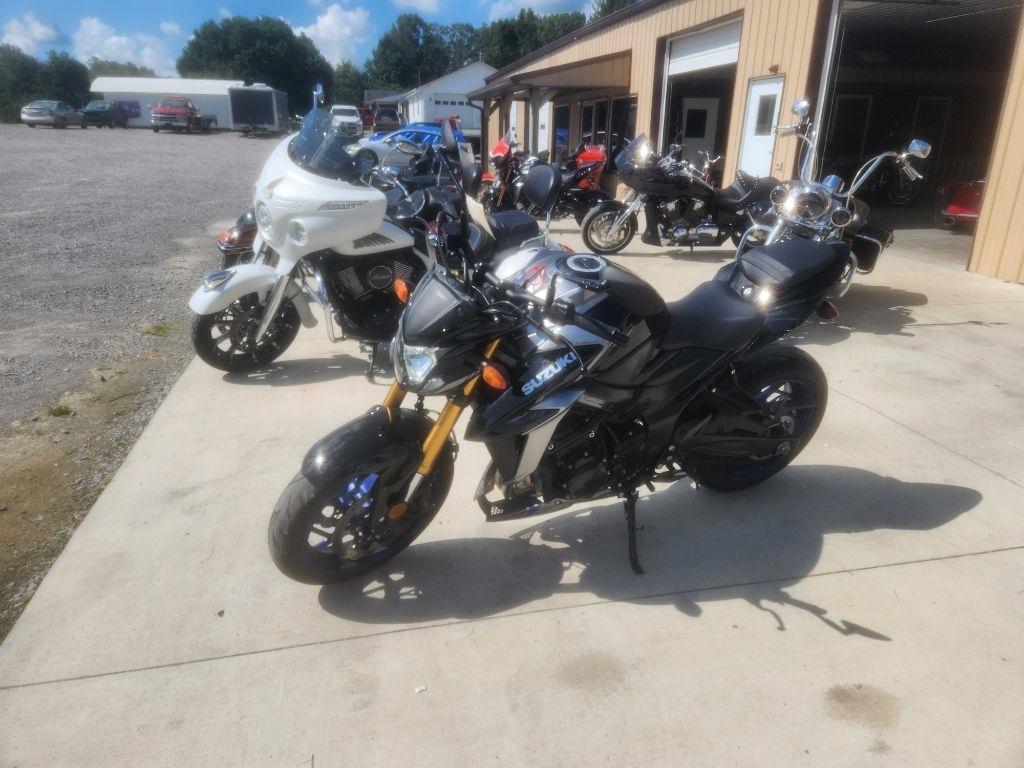 Suzuki GSX-S750  2023