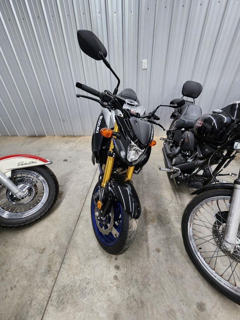 Suzuki GSX-S750  2023